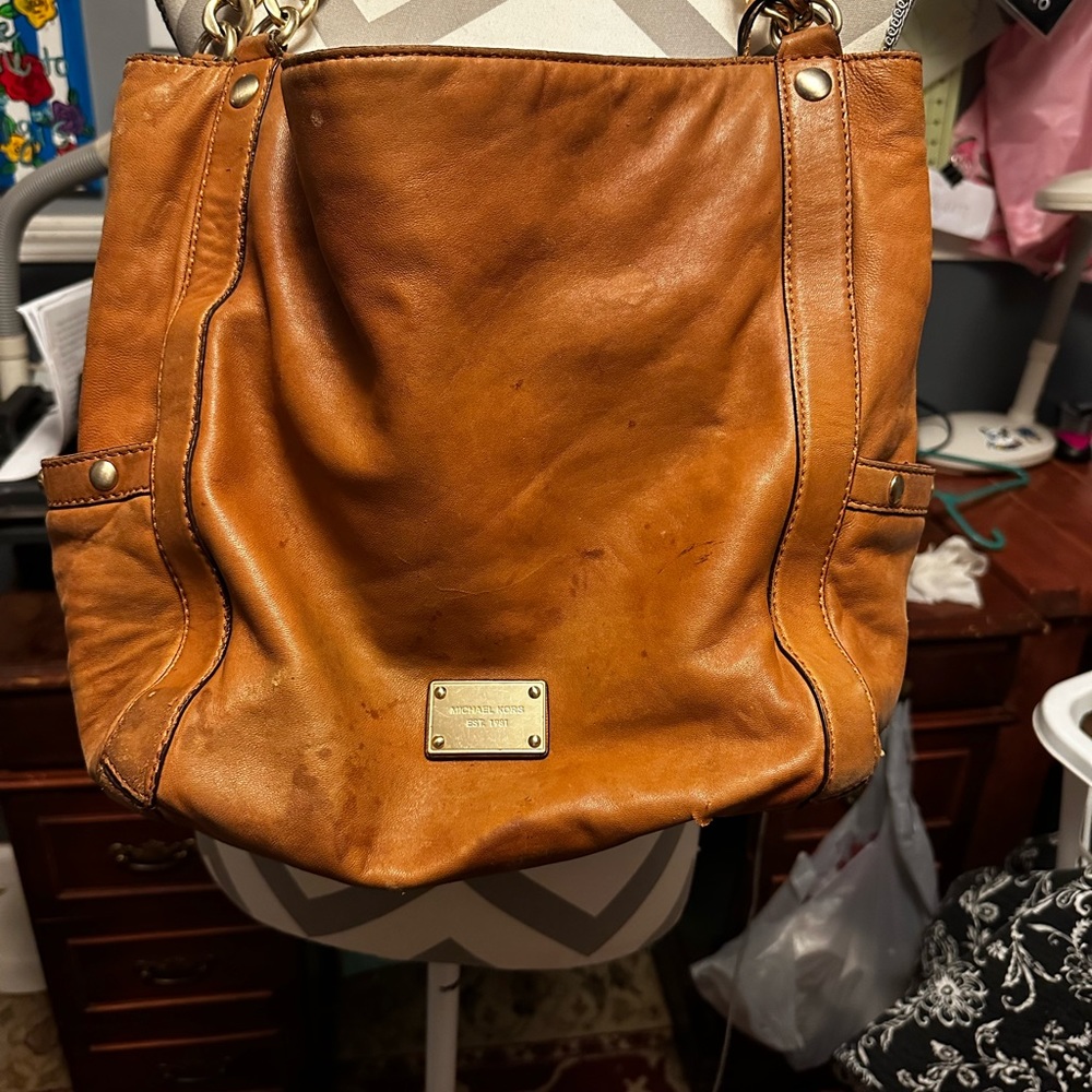 Authentic Micheal Kors very used but clean purse